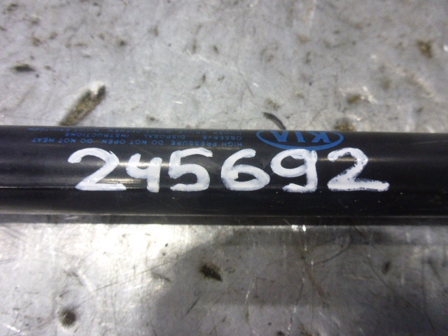 Амортизатор двери багажника