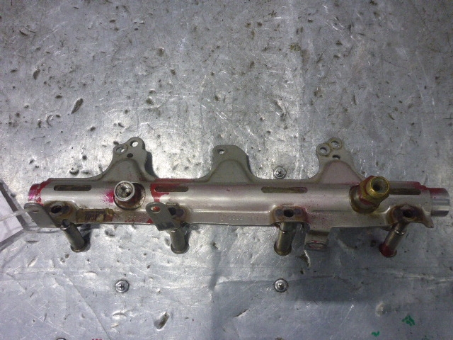 Рейка топливная (рампа)