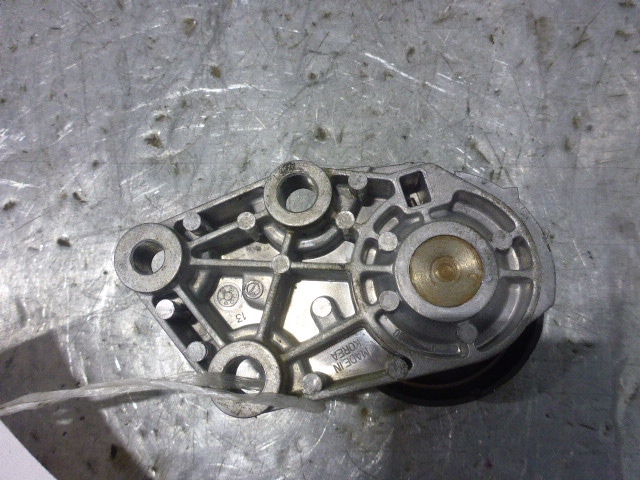 Ролик-натяжитель