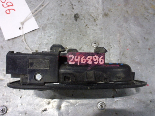 Ручка двери передней внутренняя левая