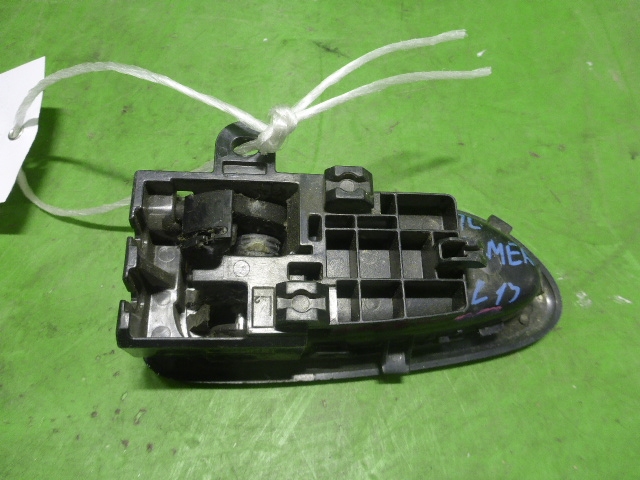 Ручка двери передней внутренняя левая