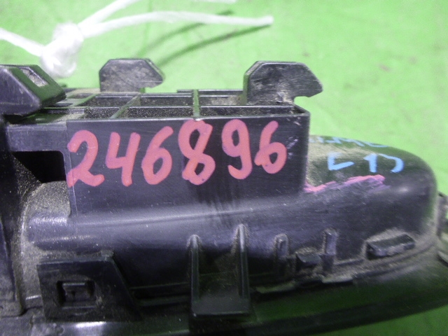 Ручка двери передней внутренняя левая