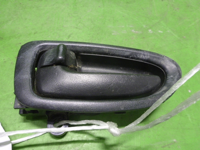 Ручка двери задней внутренняя левая