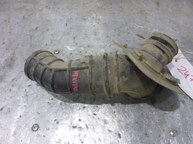 Патрубок воздушного фильтра