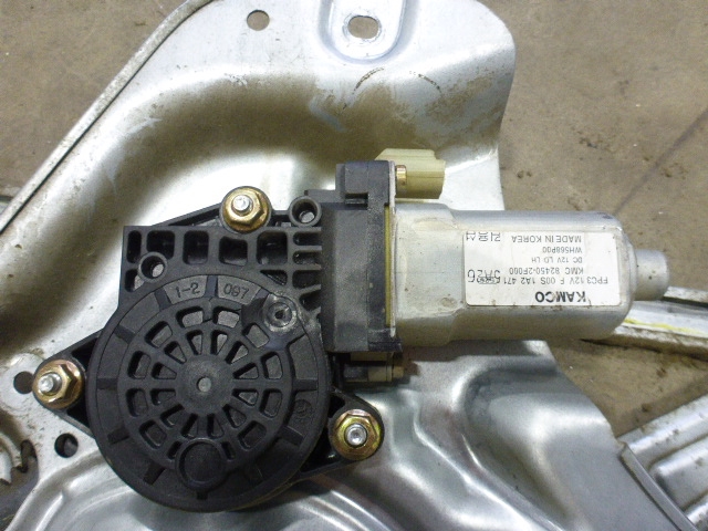 Стеклоподъемник электр. задний левый