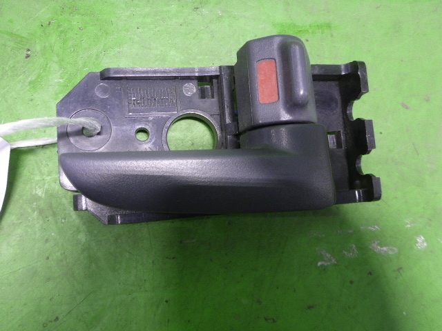 Ручка двери передней внутренняя правая