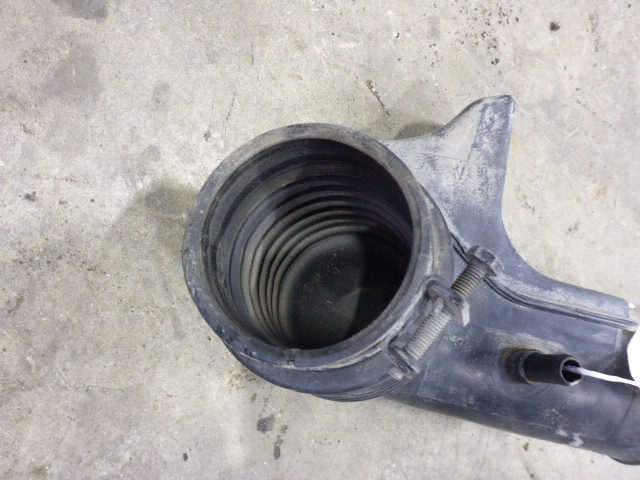 Патрубок воздушного фильтра