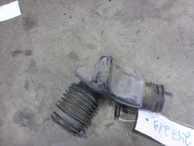 Патрубок воздушного фильтра