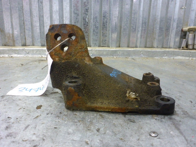 Кронштейн двигателя левый