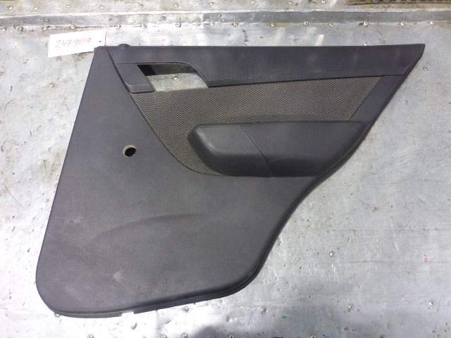 Обшивка двери задней правой