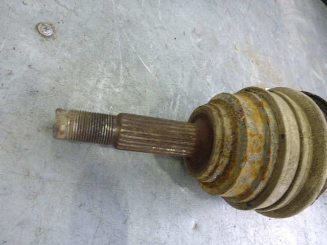 Полуось передняя левая