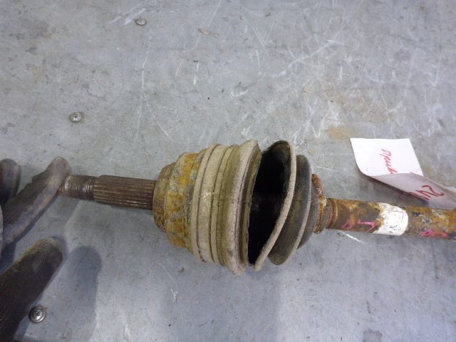 Полуось передняя левая