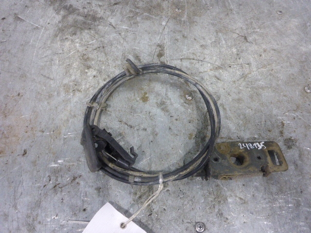 Трос открывания капота