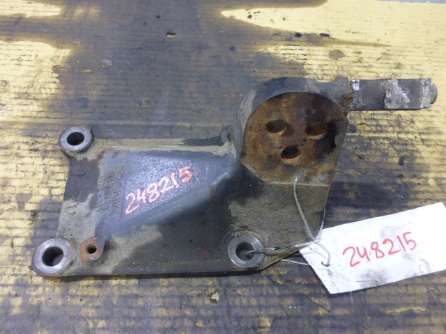 Кронштейн двигателя правый