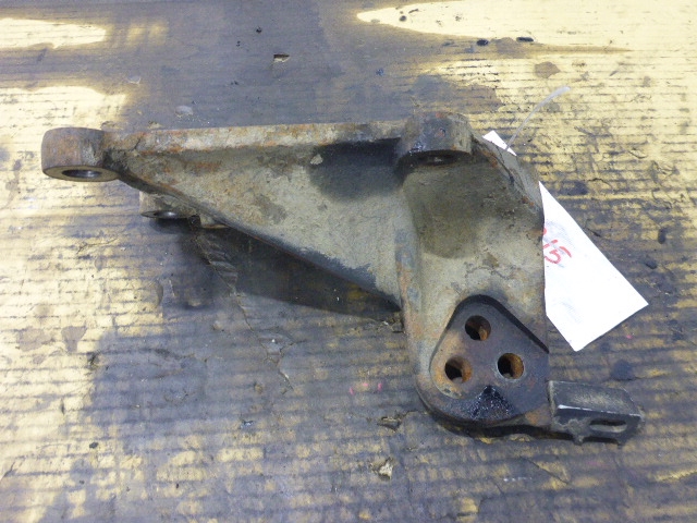 Кронштейн двигателя правый