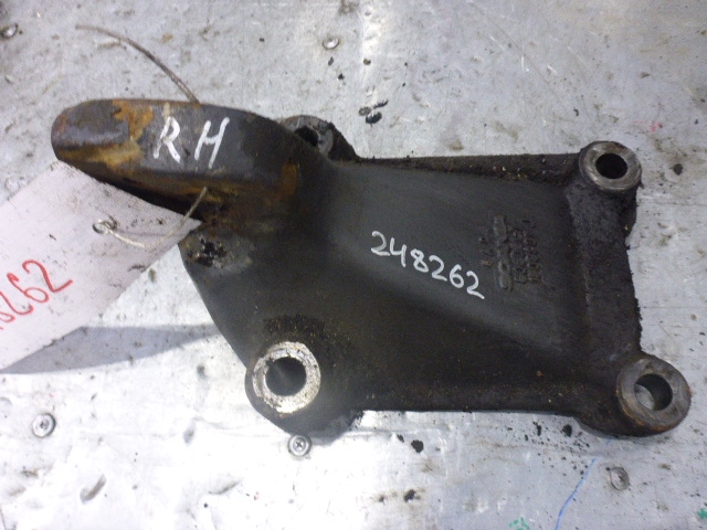 Кронштейн двигателя правый