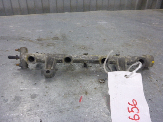 Рейка топливная (рампа)