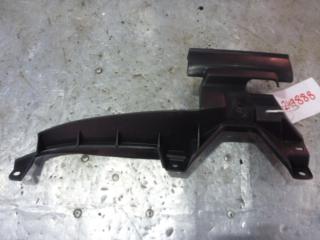 Кронштейн переднего бампера