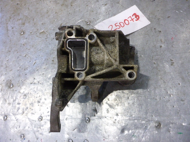 Кронштейн ГУР