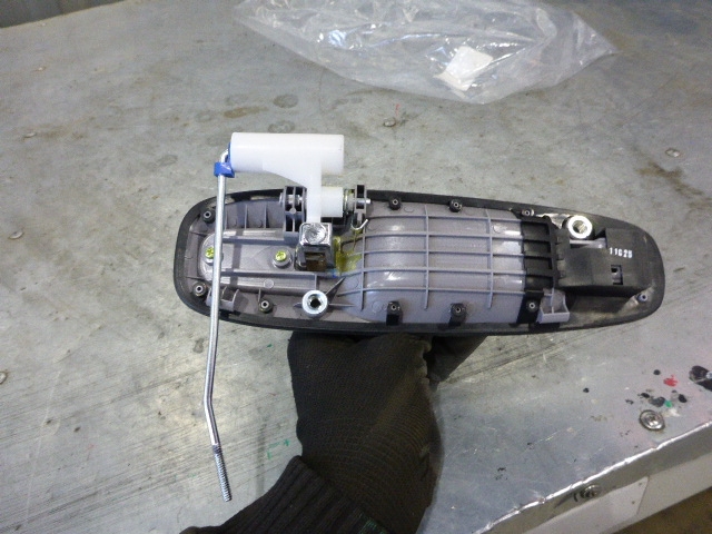 Ручка двери задней наружная левая