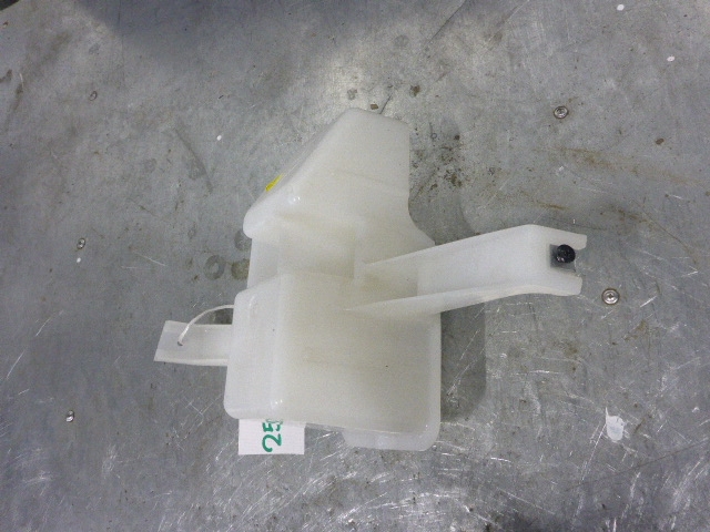 Кронштейн заднего бампера правый