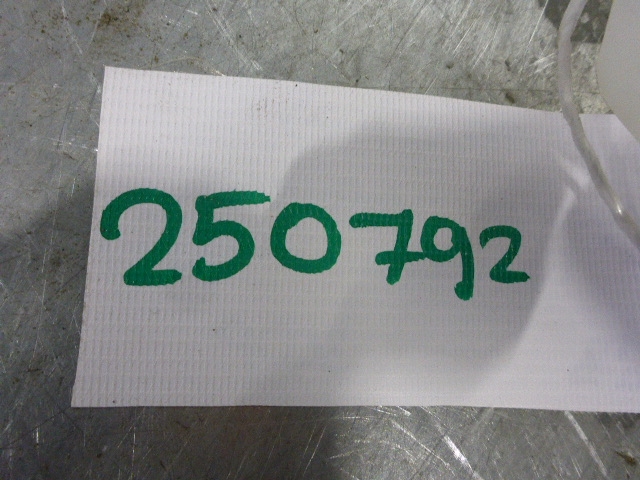 Кронштейн заднего бампера правый