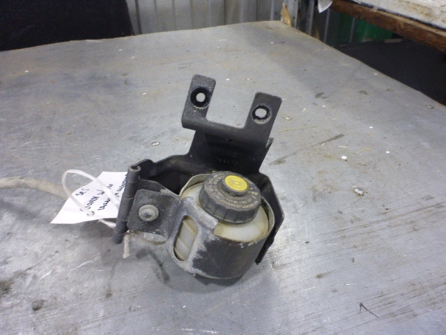 Бачок главного цилиндра сцепления