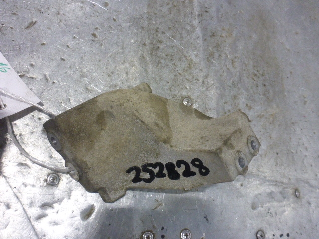 Кронштейн двигателя