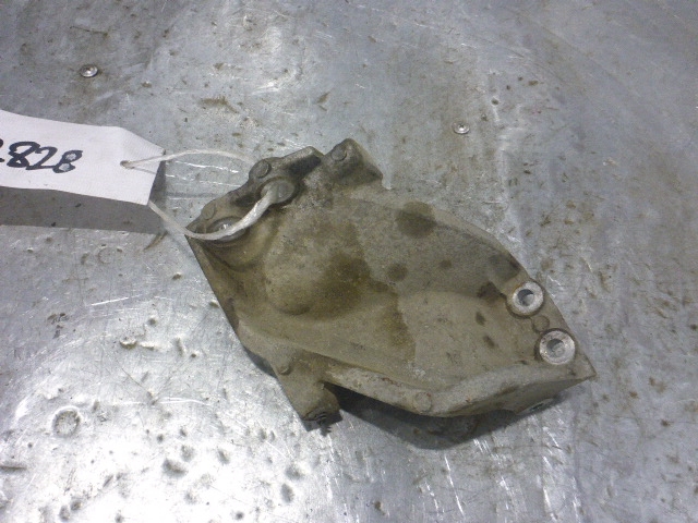 Кронштейн двигателя