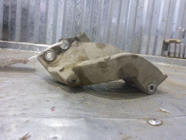 Кронштейн двигателя