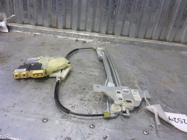 Стеклоподъемник электр. передний левый