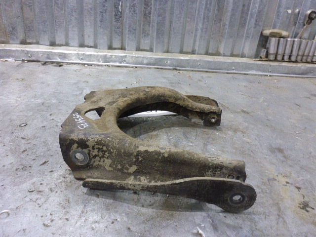 Рычаг передний левый