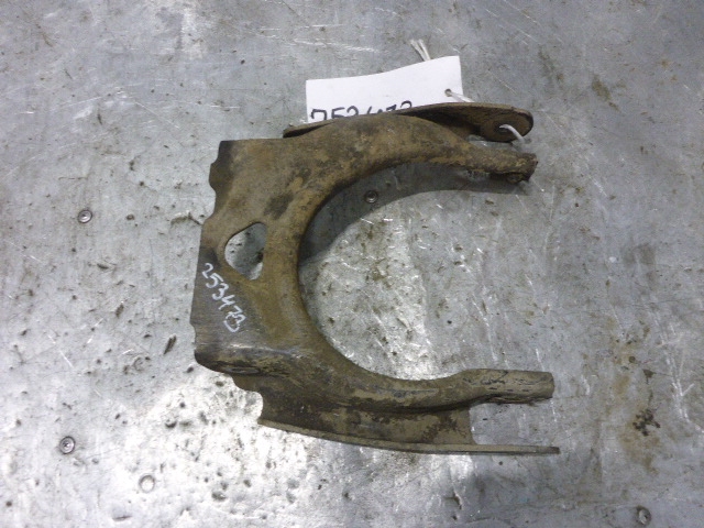 Рычаг передний левый