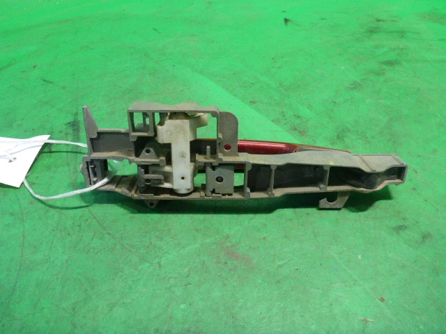 Ручка двери передней наружная левая