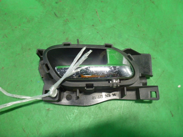 Ручка двери передней внутренняя правая