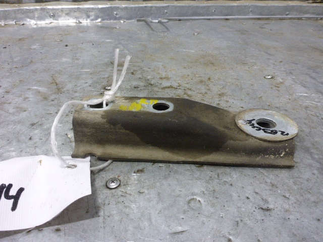 Кронштейн передней балки