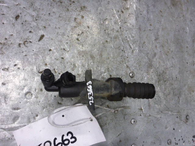 Цилиндр сцепления рабочий