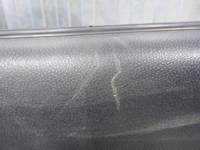 Обшивка двери передней правой