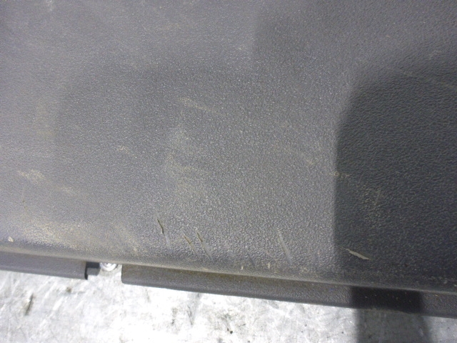 Обшивка двери передней правой