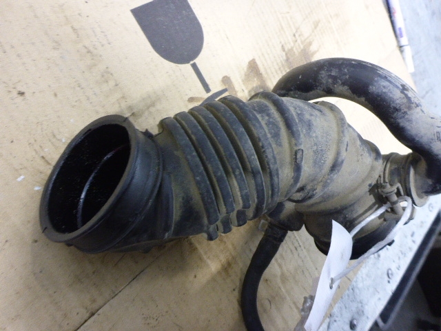 Патрубок воздушного фильтра