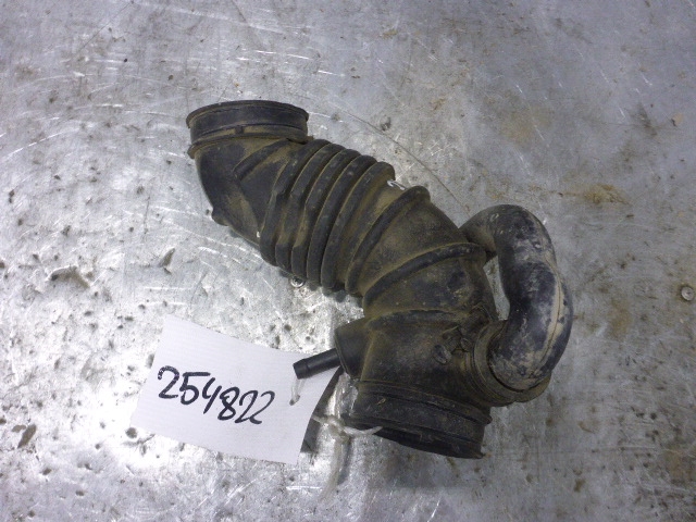 Патрубок воздушного фильтра