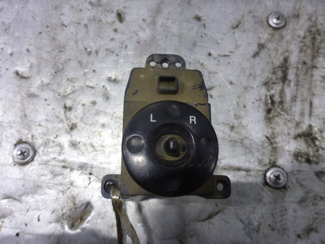 Переключатель регулировки зеркал