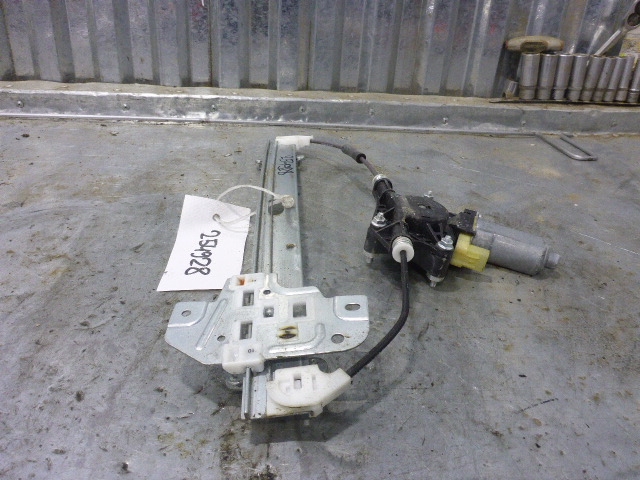 Стеклоподъемник электр. задний правый