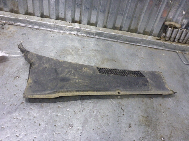 Решетка стеклоочистителей (Жабо)