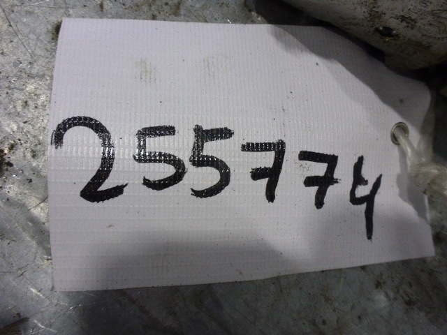 Замок двери передней левой