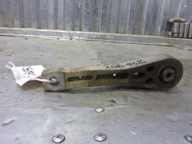 Опора двигателя задняя