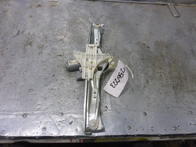 Стеклоподъемник электр. задний правый