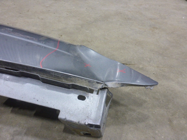 Крыло переднее правое