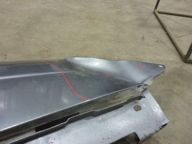 Крыло переднее правое