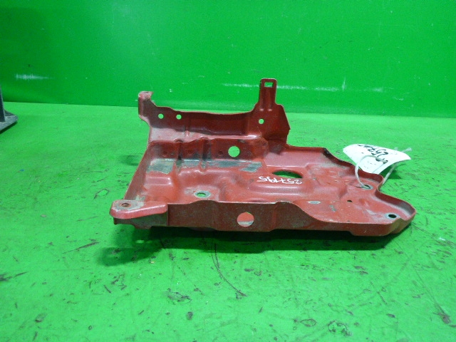 Площадка под аккумулятор (АКБ)